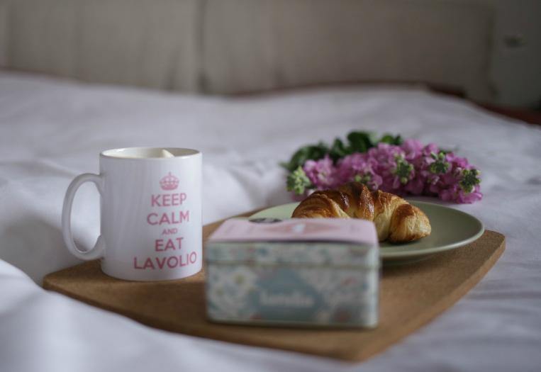 Lavolio-confectionery-relax-calm-flower-sweet-luxury-artisan-treat-yourself-kind-gift-gluten-free-comfort-food-pleasure-health